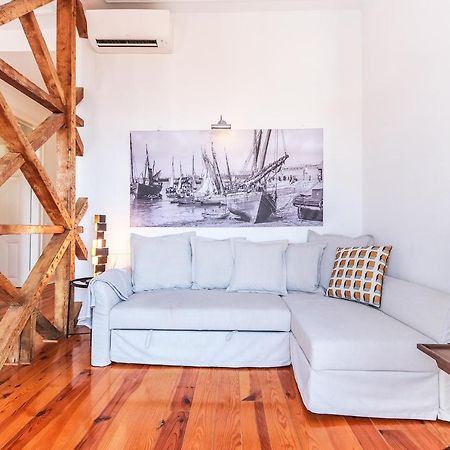 Downtown Alfama & Me Apartment Lisbon Bagian luar foto