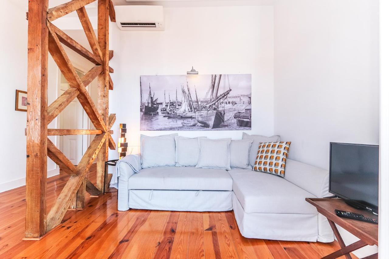 Downtown Alfama & Me Apartment Lisbon Bagian luar foto