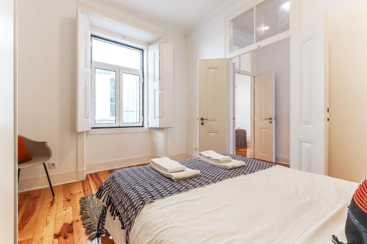 Downtown Alfama & Me Apartment Lisbon Bagian luar foto