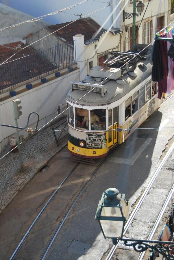 Downtown Alfama & Me Apartment Lisbon Bagian luar foto